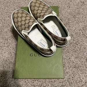 Gucci Tennis 1977 “vans”’style shoes Women’s 9/Men’s 7
